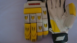 Manufacturers Exporters and Wholesale Suppliers of Wicket Keeping Gloves Meerut Uttar Pradesh